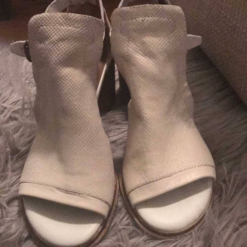 Summer Night sandals! Never been worn OTBT sandals